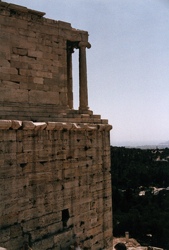 Vorschaubild Akropolis, Blick am Niketempel vorbei ins Tal